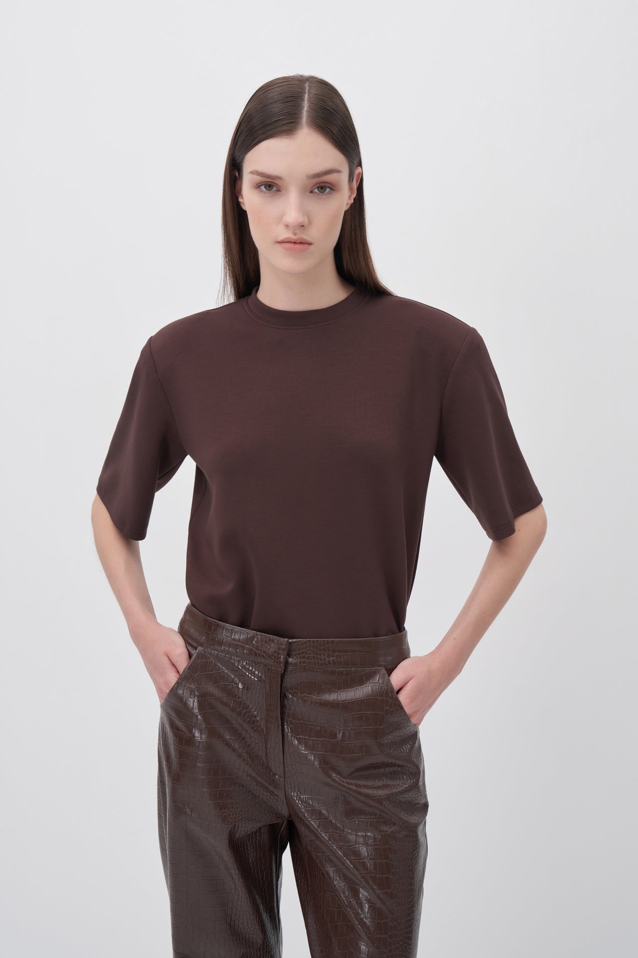 T-Shirt mit Schulterpolstern und halblangen Ärmeln