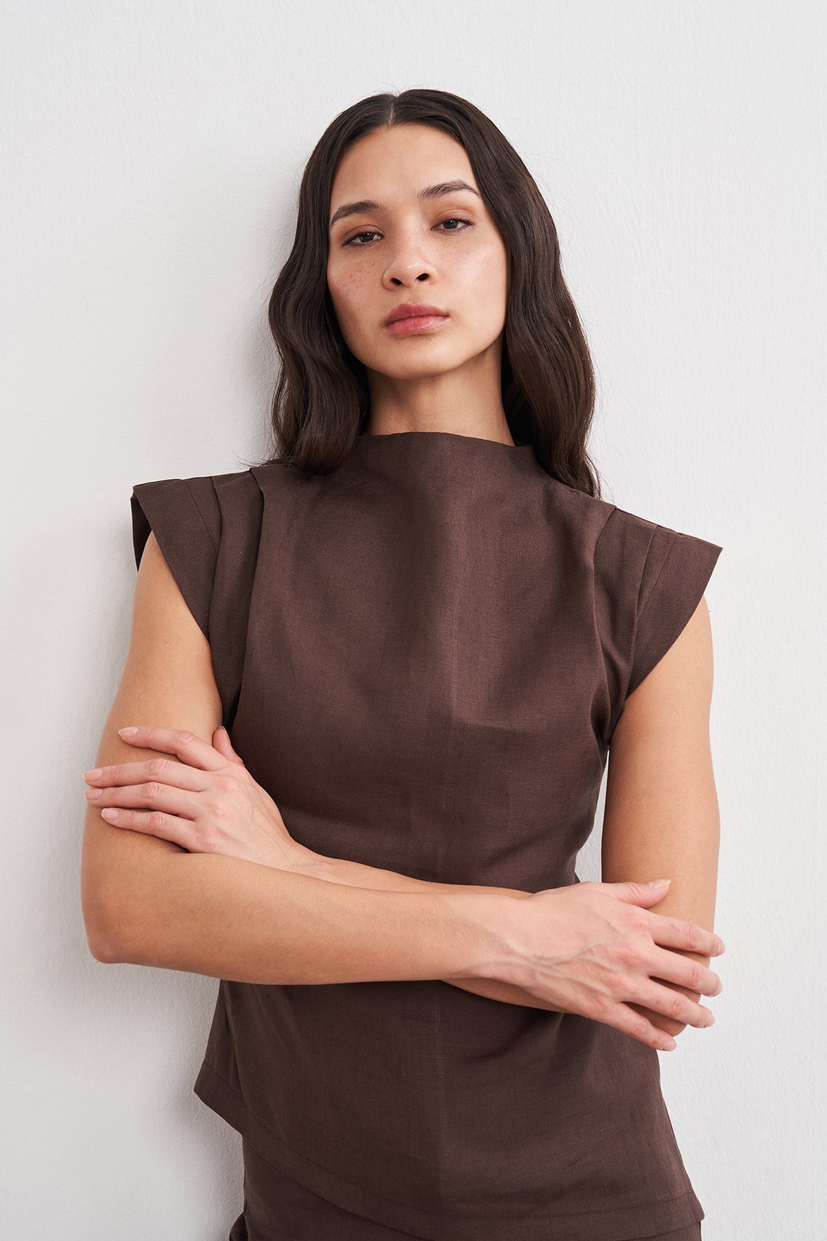 Omuz Drape Detaylı Asimetrik Form Keten Bluz